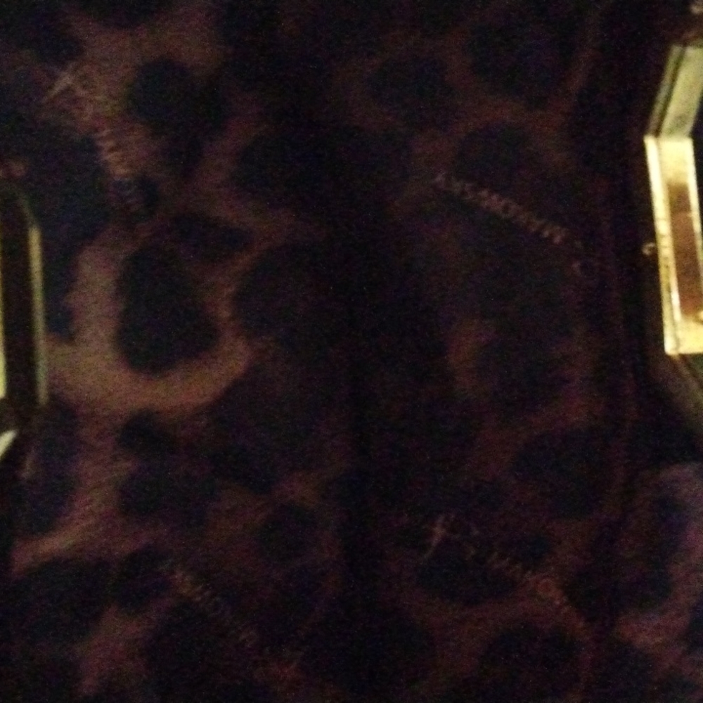 B Makowsky Crossbody Bag. - Picture 9 of 11